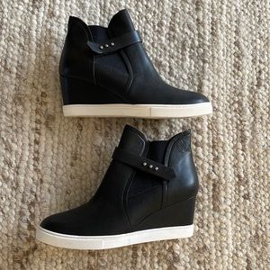 Black leather booties by Paolo, NWT from Nordstrom Rack. Sz.9,5.